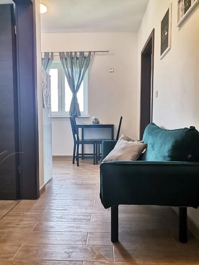 Marin Apartment Lopar 0*,  Croatia