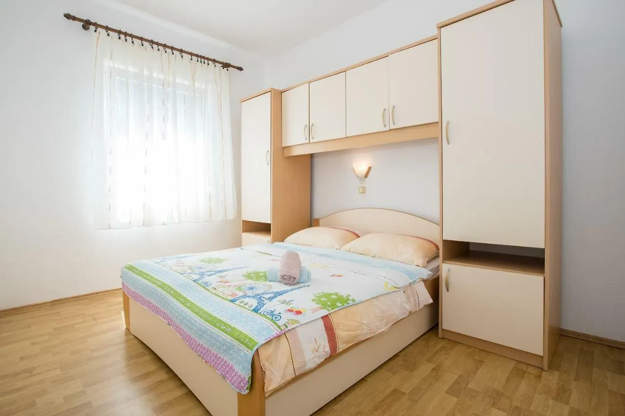 Marin Apartment Lopar
